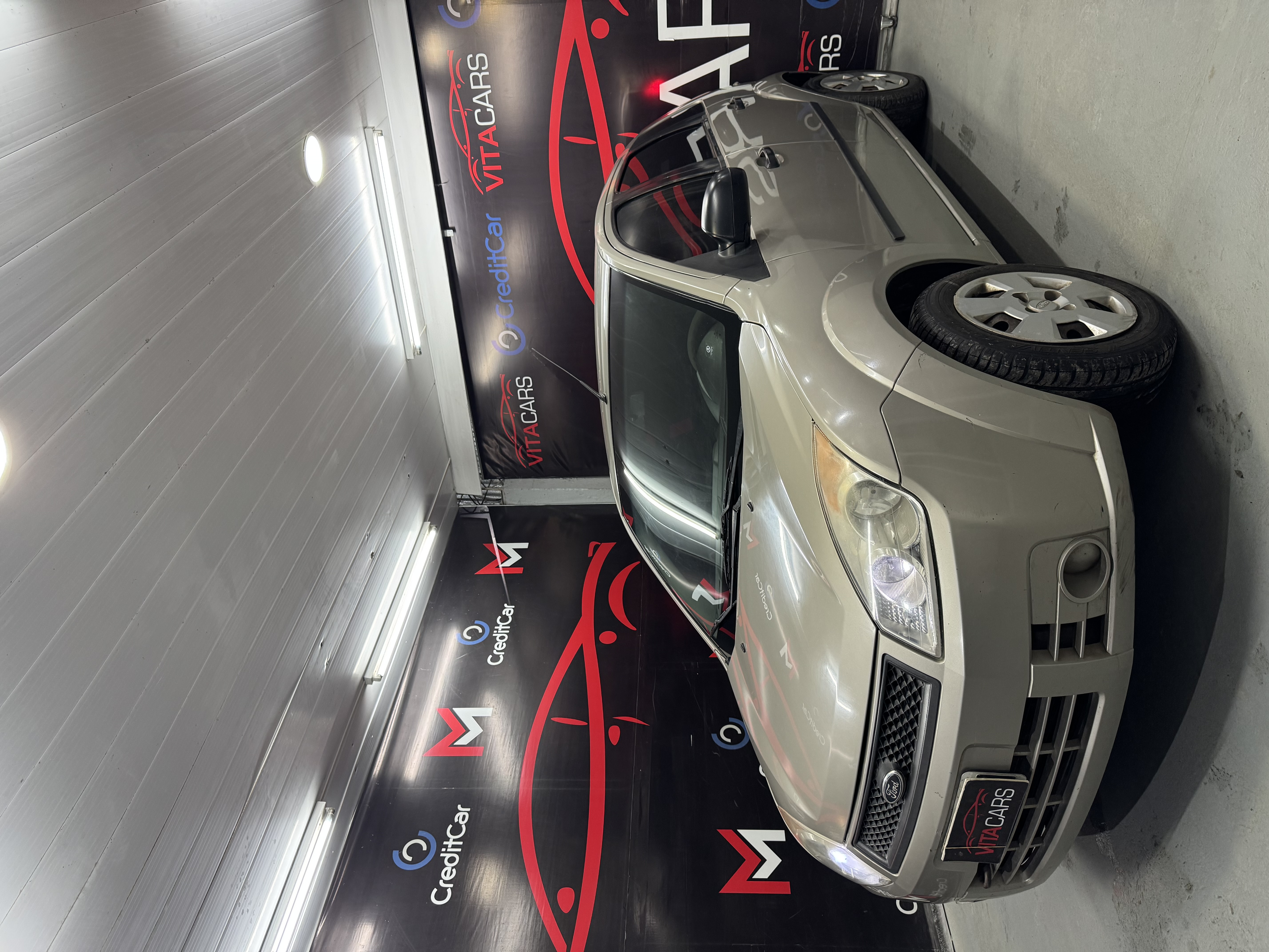 Ford Fiesta Ambiente — foto 1