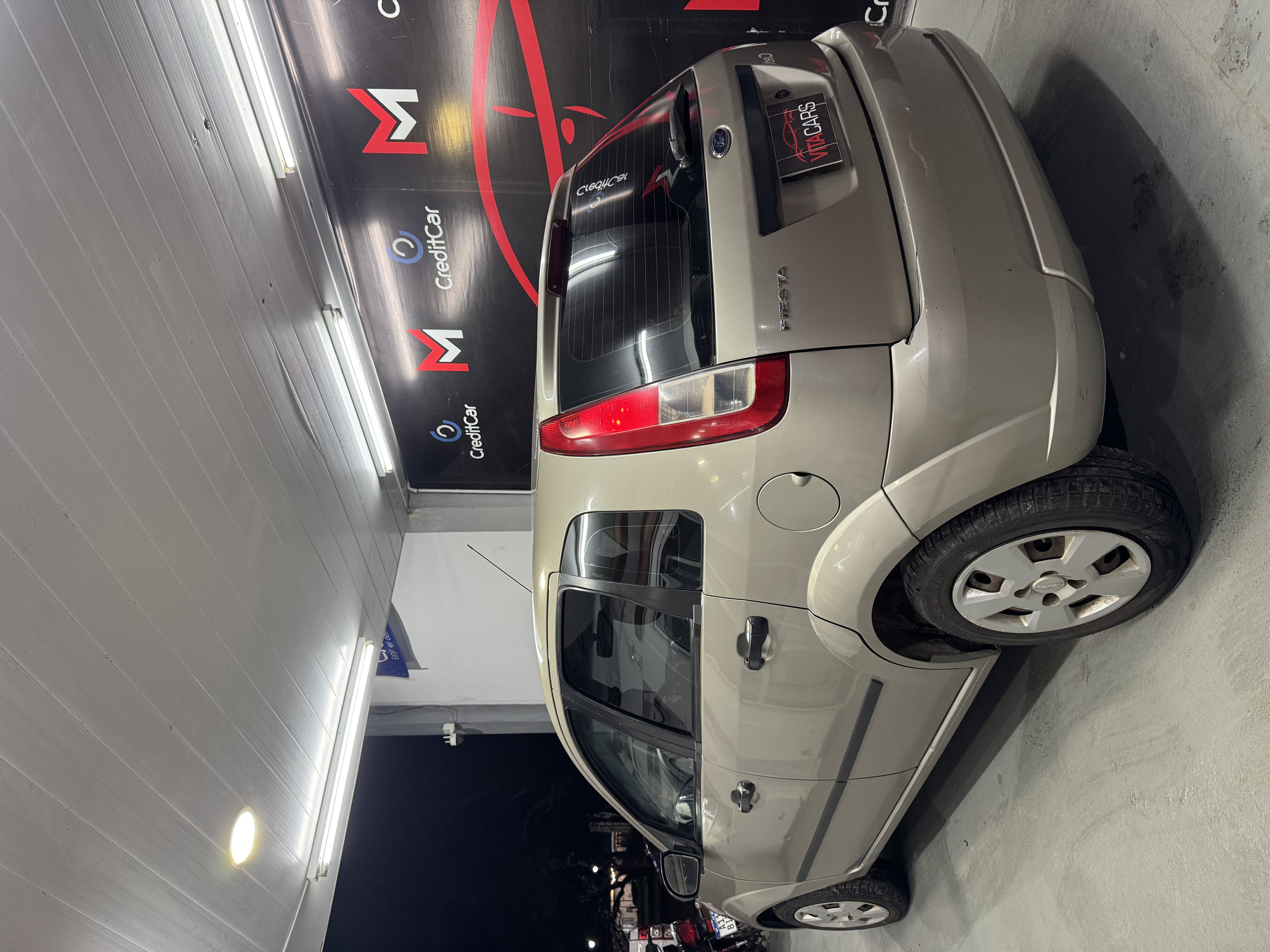 Ford Fiesta Ambiente — foto 6