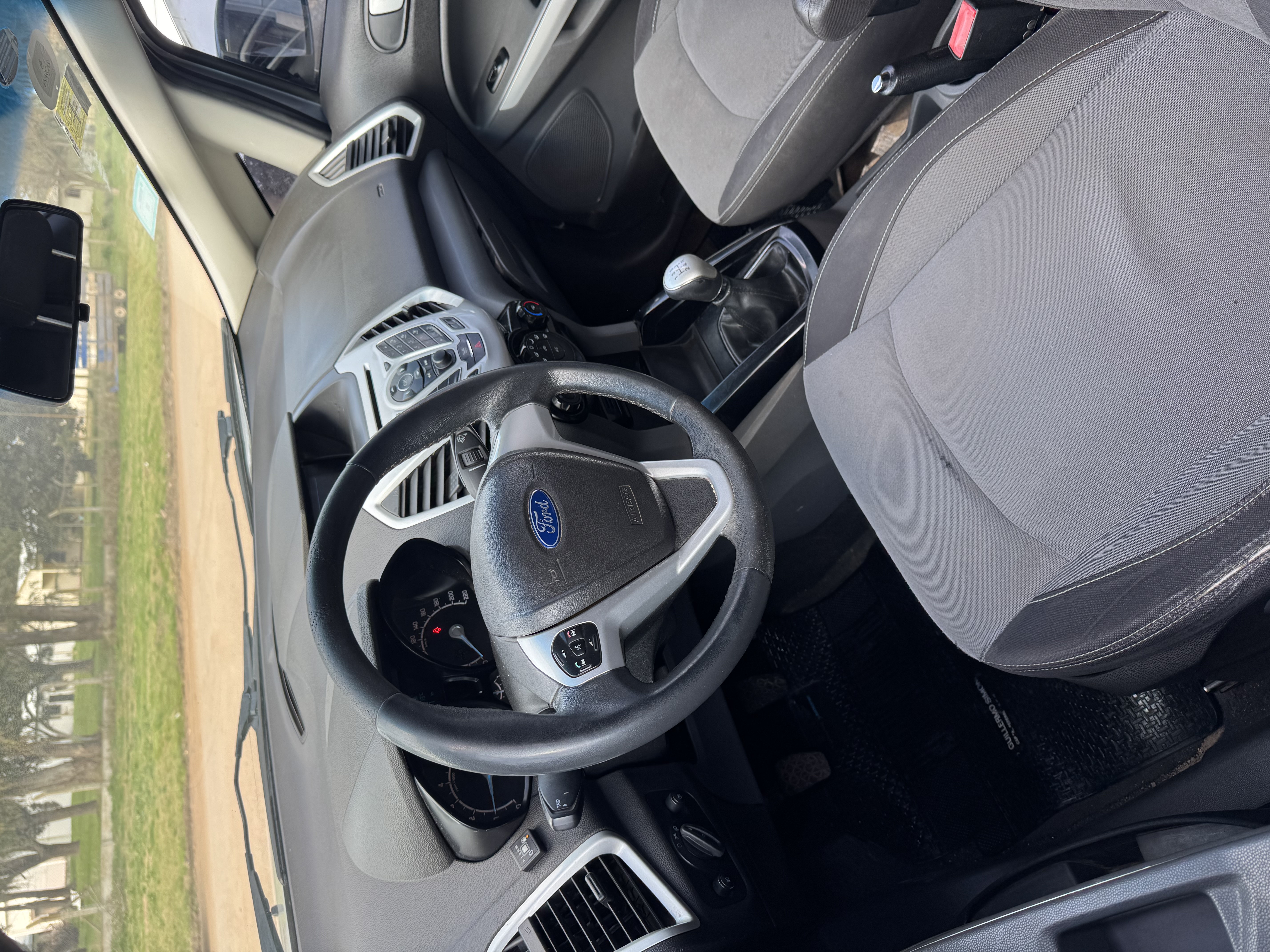Ford EcoSport — foto 7