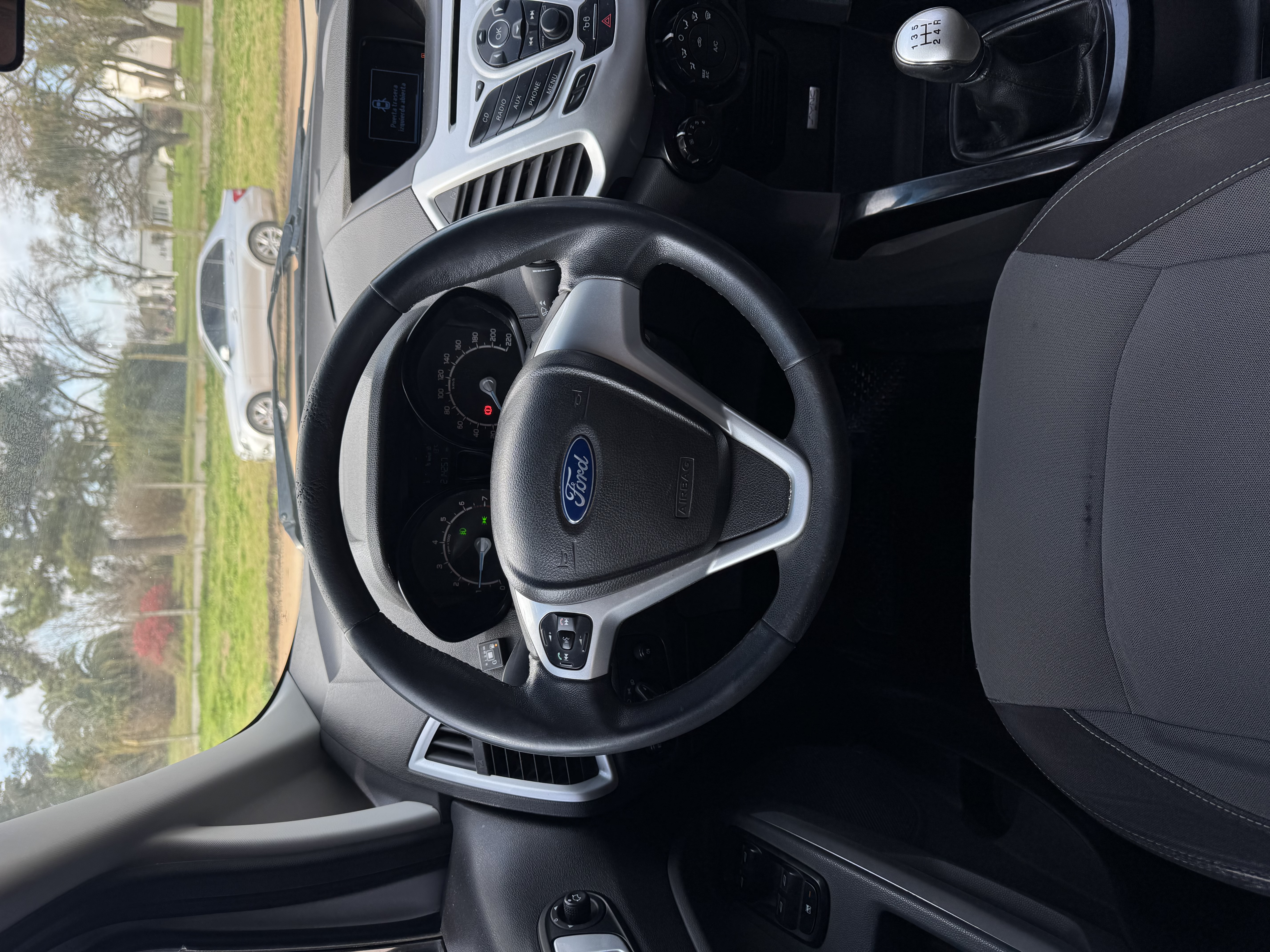 Ford EcoSport — foto 8