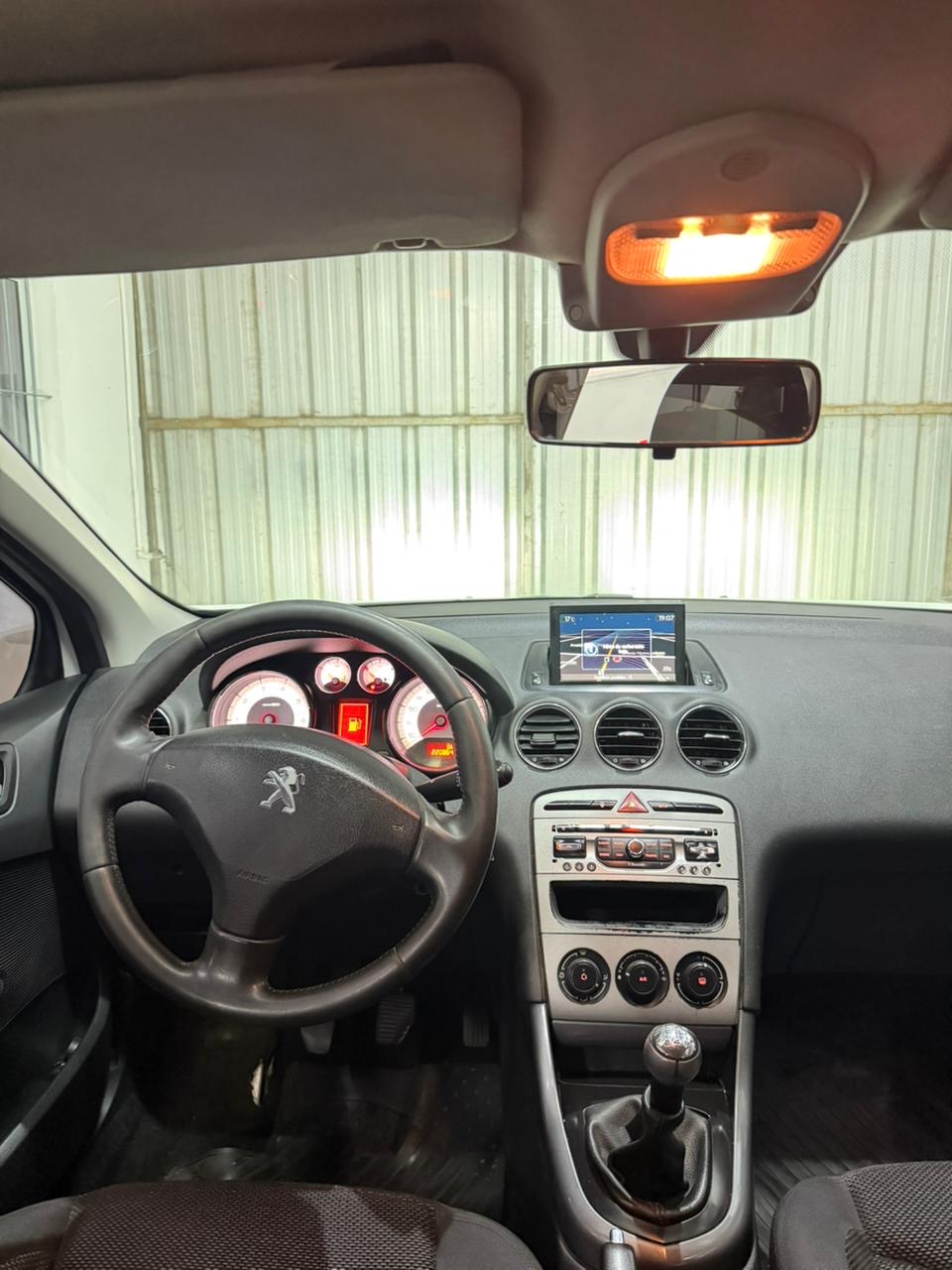 Peugeot 408 Allure — foto 8