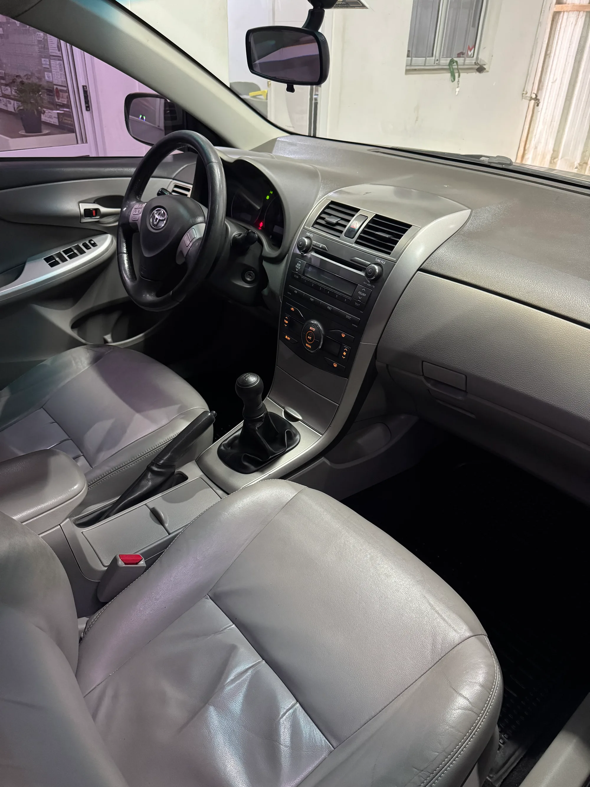 Toyota Corolla XEI — foto 9